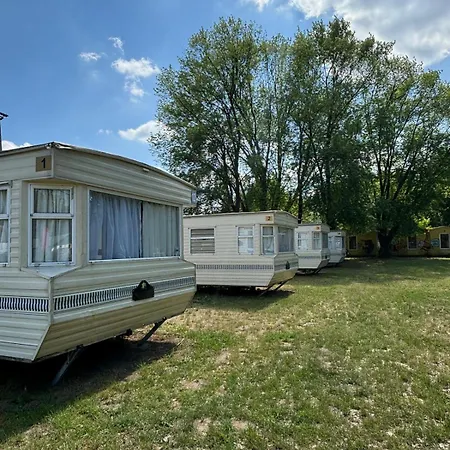 Nad Zalewem مكان تخييم *